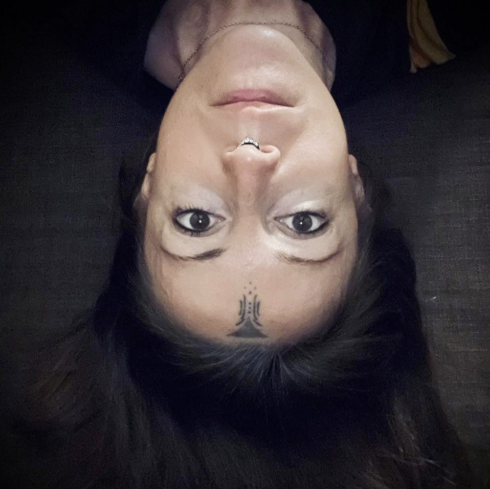 Portrait de Laurence Bar, illustratrice, tatoueuse et auteure.